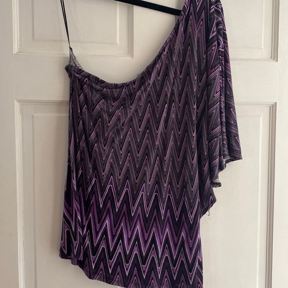 One shoulder top - Picture 1 of 1